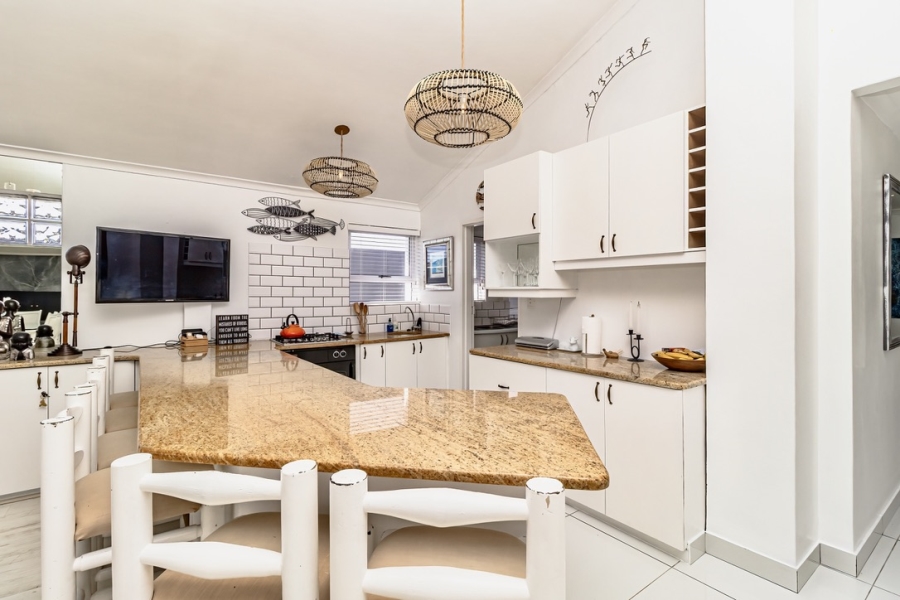 4 Bedroom Property for Sale in Grotto Bay Western Cape